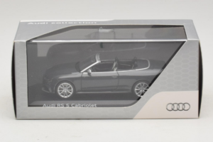 Audi RS5 B8 Kabriolett Daytona Gray Minichamps 1:43 5011215323 Metall - pilt 4/4
