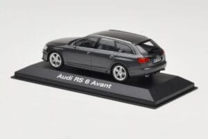 Audi RS6 C5 Avant Daytona Grey Minichamps 1:43 5010710233 Metall - pilt 3/4
