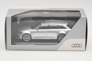 Audi RS6 C7 Avant Prisma Silver Minichamps 1:43 5011216213 Metall - pilt 4/4