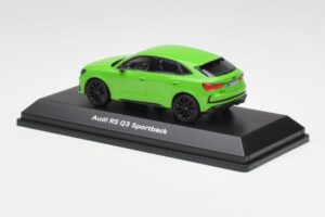 Audi RSQ3 F3 Sportback Roheline Minichamps 1:43 5012013631 Metall - pilt 3/4