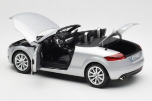 Audi TT 8J Roadster Helehõbe Minichamps 1:18 5010500515 Metall - pilt 5/8
