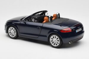 Audi TT 8J Roadster Sügavmere Sinine Minichamps 1:18 5010500525 Metall - pilt 7/8