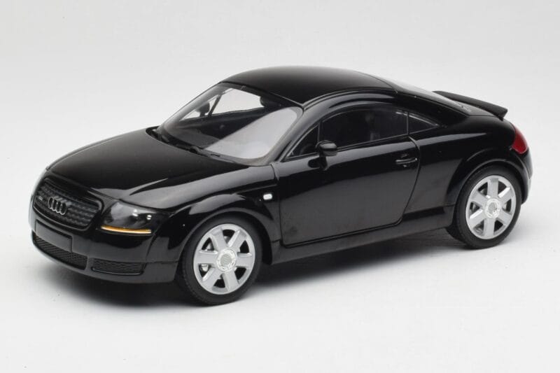 Audi TT 8N Must Minichamps 1:18 155017021 Metall