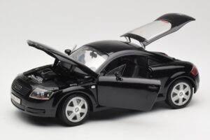 Audi TT 8N Must Revell 1:18 08953 Metall - pilt 2/8