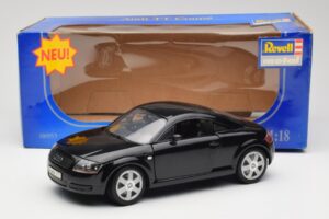 Audi TT 8N Must Revell 1:18 08953 Metall - pilt 8/8