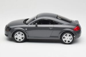 Audi TT 8N Coupe Grey Metallic Minichamps 1:18 155017020 Metall - pilt 3/6
