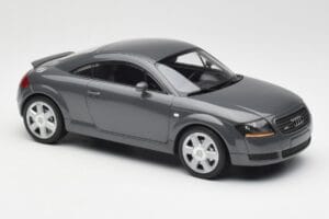 Audi TT 8N Coupe Grey Metallic Minichamps 1:18 155017020 Metall - pilt 4/6