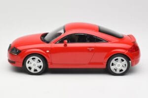 Audi TT 8N Punane Minichamps 1:18 155017022 Metall - pilt 3/6