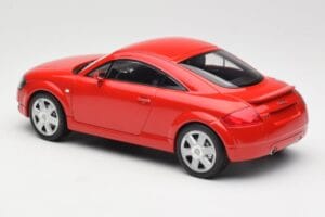 Audi TT 8N Punane Minichamps 1:18 155017022 Metall - pilt 5/6