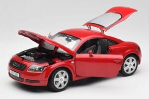 Audi TT 8N Coupe Punane Revell 1:18 89909092 Metall - pilt 2/8