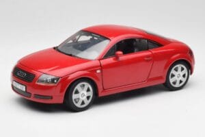 Audi TT 8N Coupe Punane Revell 1:18 89909092 Metall