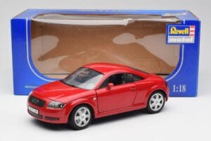 Audi TT 8N Coupe Punane Revell 1:18 89909092 Metall - pilt 8/8
