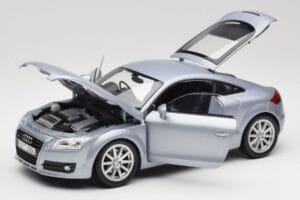 Audi TT 8N RHD Lake Hõbe Metallik Minichamps 1:18 150015020 Metall - pilt 2/8