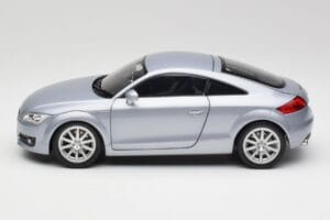 Audi TT 8N RHD Lake Hõbe Metallik Minichamps 1:18 150015020 Metall - pilt 4/8