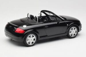Audi TT 8N Roadster Black Metallic Minichamps 1:18 155017030 Metall - pilt 2/6