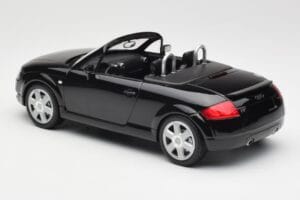 Audi TT 8N Roadster Black Metallic Minichamps 1:18 155017030 Metall - pilt 5/6