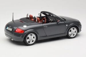 Audi TT 8N Roadster Hall Maisto 1:18 50346 Metall - pilt 3/8