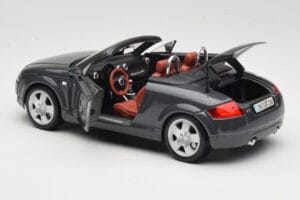 Audi TT 8N Roadster Hall Maisto 1:18 50346 Metall - pilt 5/8