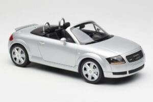 Audi TT 8N Roadster Silver Metallic Minichamps 1:18 155017031 Metall - pilt 4/6