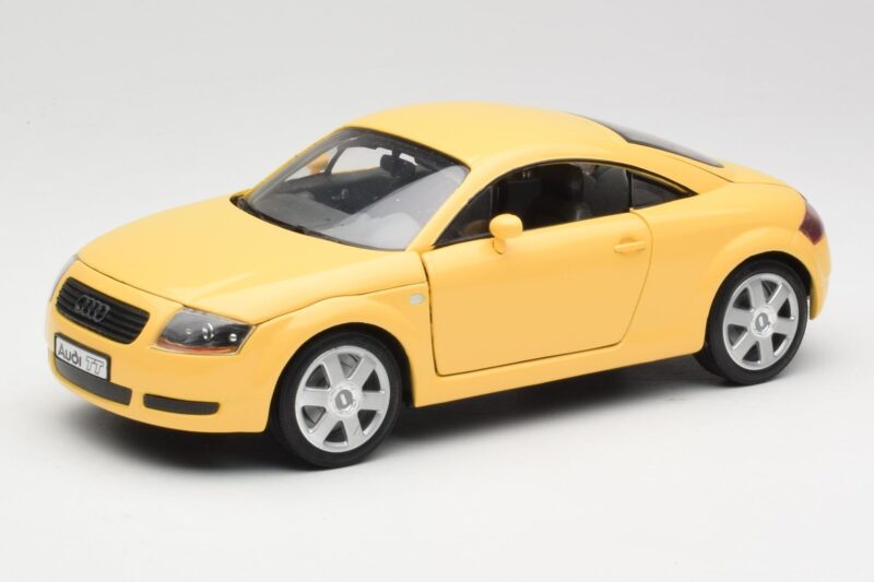 Audi TT 8N Kollane Revell 1:18 08954-M1 Metall