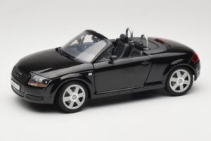 Audi TT 8N Roadster Must Revell 1:18 8980 Metall