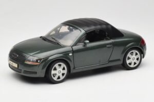 Audi TT 8N Roadster Roheline Revell 1:18 8979 Metall
