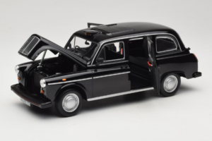 Austin FX4 London Taxi Must Minichamps 1:18 180136000 Metall - pilt 2/8