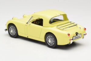 Austin-Healey Sprite Mk1 Kollane Revell 1:18 8835 Metall - pilt 7/8
