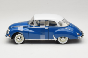 Auto Union 1000 S Coupe Sinine Valge Revell 1:18 08909 Metall - pilt 3/6