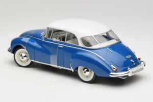 Auto Union 1000 S Coupe Sinine Valge Revell 1:18 08909 Metall - pilt 5/6