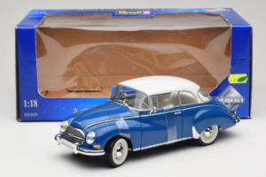 Auto Union 1000 S Coupe Sinine Valge Revell 1:18 08909 Metall - pilt 6/6