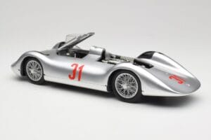 Auto Union Typ C Stromlinie #31 B. Rosemeyer 1937 Hõbedane Revell 1:18 08436 Metall - pilt 5/8