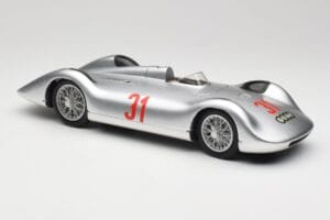 Auto Union Typ C Stromlinie #31 B. Rosemeyer 1937 Hõbedane Revell 1:18 08436 Metall - pilt 6/8