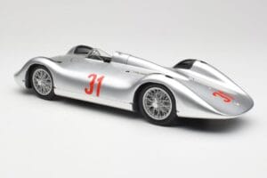 Auto Union Typ C Stromlinie #31 B. Rosemeyer 1937 Hõbedane Revell 1:18 08436 Metall - pilt 7/8