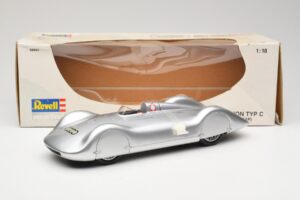 Auto Union Type C Streamliner #72 B. Rosemeyer World Record 1937 Revell 1:18 08420 Metall - pilt 6/6