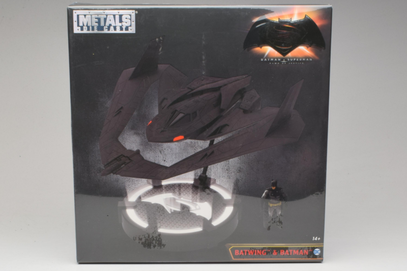 Batwing & Batman Komplekt Metals Diecast 1:24 Batwing & Batman Komplekt Metals Diecast 1:24 98325 Metall