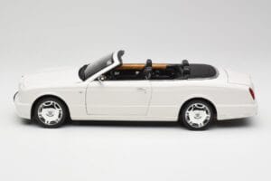 Bentley Azure Glacier White Minichamps 1:18 100139502 Metall - pilt 4/8