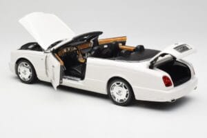 Bentley Azure Glacier White Minichamps 1:18 100139502 Metall - pilt 5/8