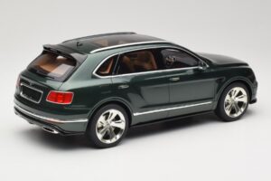 Bentley Bentayga Styling Pack Roheline GT Spirit 1:18 GT133 Vaik - pilt 2/6