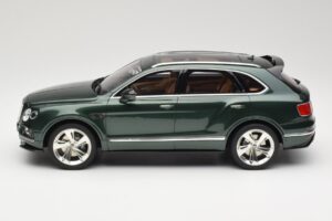 Bentley Bentayga Styling Pack Roheline GT Spirit 1:18 GT133 Vaik - pilt 3/6