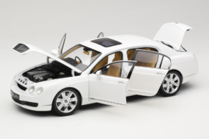 Bentley Continental Flying Spur Valge Minichamps 1:18 100139461 Metall - pilt 2/8