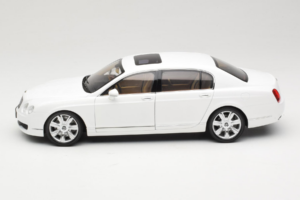 Bentley Continental Flying Spur Valge Minichamps 1:18 100139461 Metall - pilt 4/8