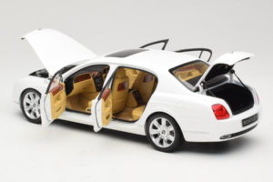 Bentley Continental Flying Spur Valge Minichamps 1:18 100139461 Metall - pilt 5/8