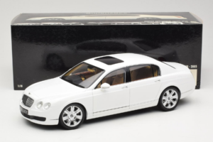 Bentley Continental Flying Spur Valge Minichamps 1:18 100139461 Metall - pilt 8/8