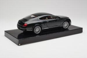 Bentley Continental GT Cumbrian Roheline Minichamps 1:18 103139623 Metall - pilt 3/8