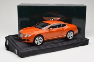 Bentley Continental GT Orange Metallic Minichamps 1:18 100139921 Metall - pilt 8/8