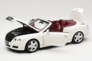 Bentley Continental GTC Valge Minichamps 1:18 100139032 Metall - pilt 2/8