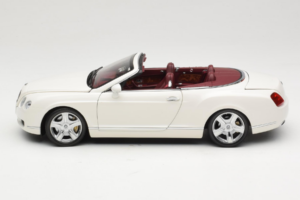 Bentley Continental GTC Valge Minichamps 1:18 100139032 Metall - pilt 4/8