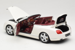 Bentley Continental GTC Valge Minichamps 1:18 100139032 Metall - pilt 5/8