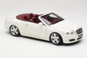 Bentley Continental GTC Valge Minichamps 1:18 100139032 Metall - pilt 6/8